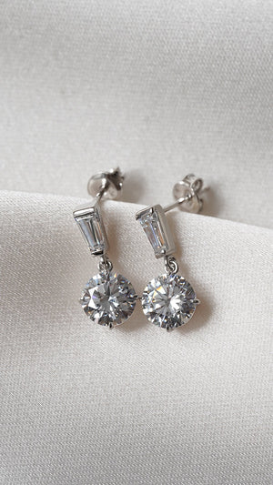 Athena Earrings 9K White Gold