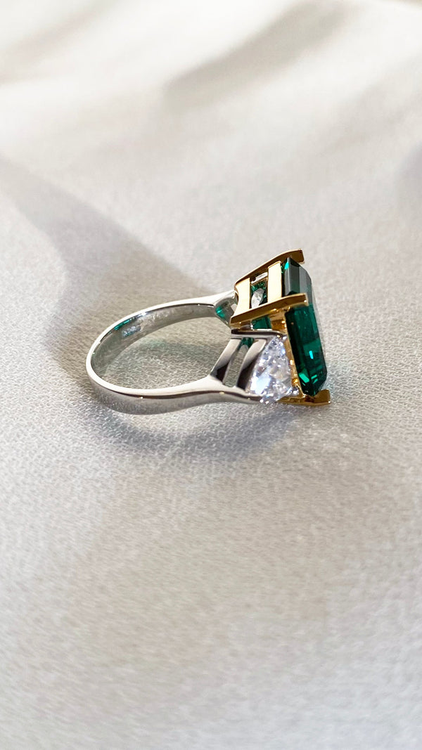 Adila Emerald Green Ring Sterling Silver