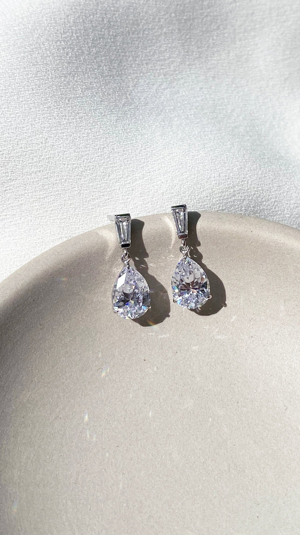 Alison Earrings 9K White Gold