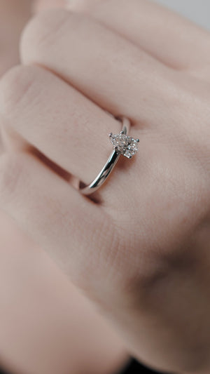 Beth Ring 18K White Gold