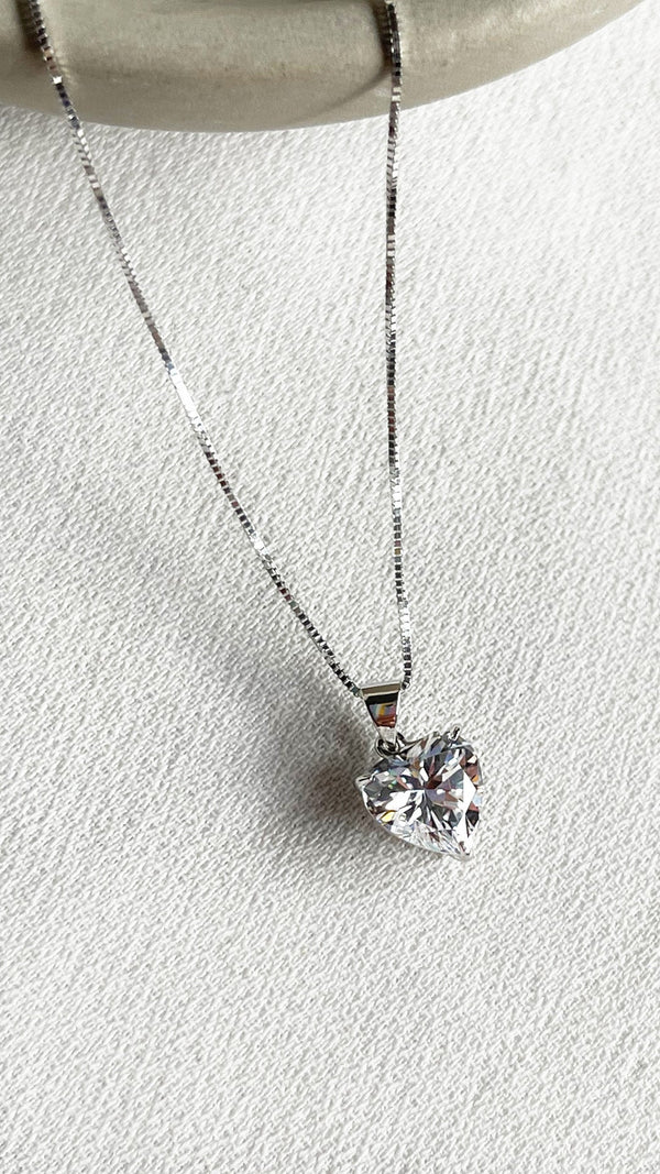 Camden Pendant 9K White Gold