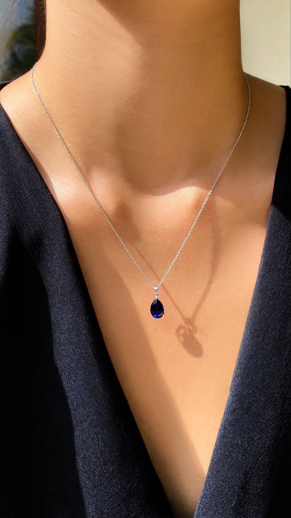 Cecile Sapphire Pendant 9K White Gold