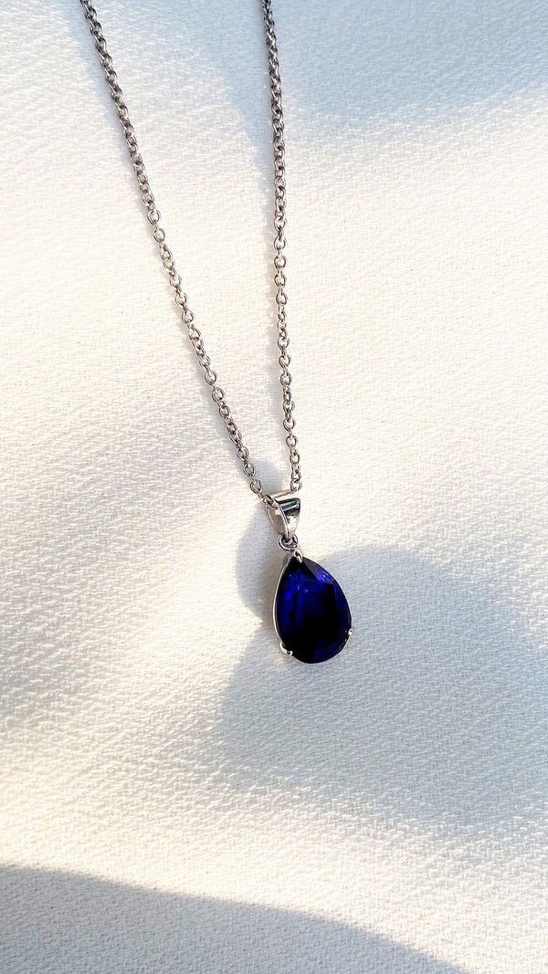 Cecile Sapphire Pendant 9K White Gold