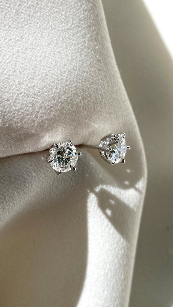 Fiona Stud Earrings 9K White Gold