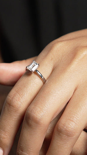 Evelyn Ring 18K White Gold