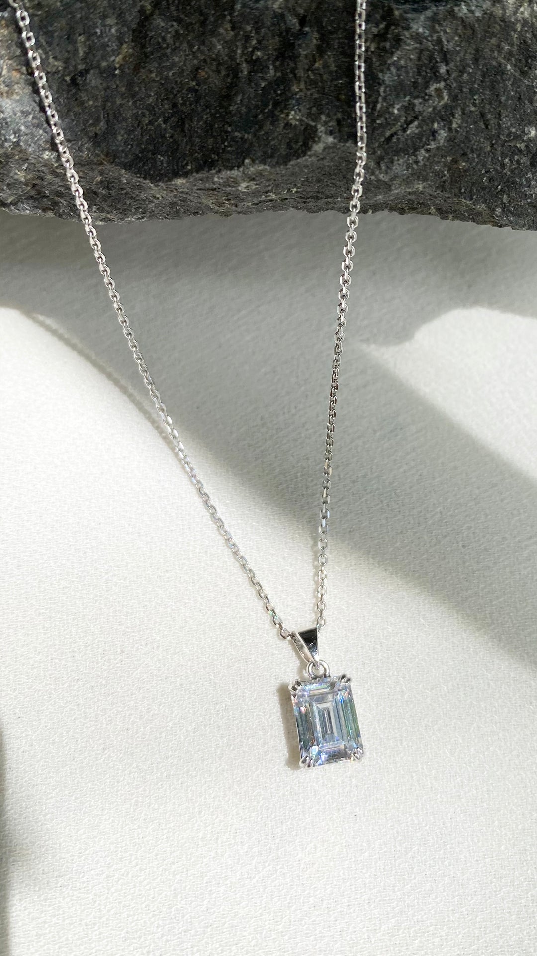 Fulton Necklace 9K White Gold