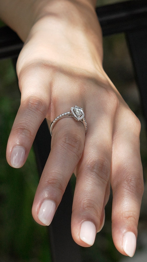 Kristen Ring 18K White Gold with 0.94 carat Pear diamond Excellent cut H color VS1 clarity