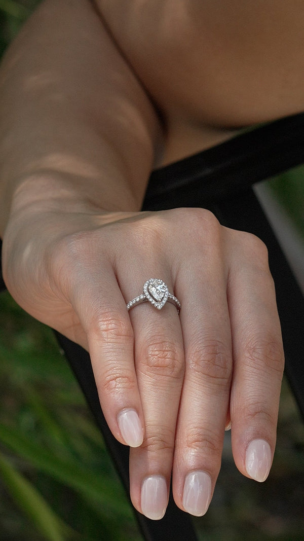 Kristen Ring 18K White Gold with 0.94 carat Pear diamond Excellent cut H color VS1 clarity