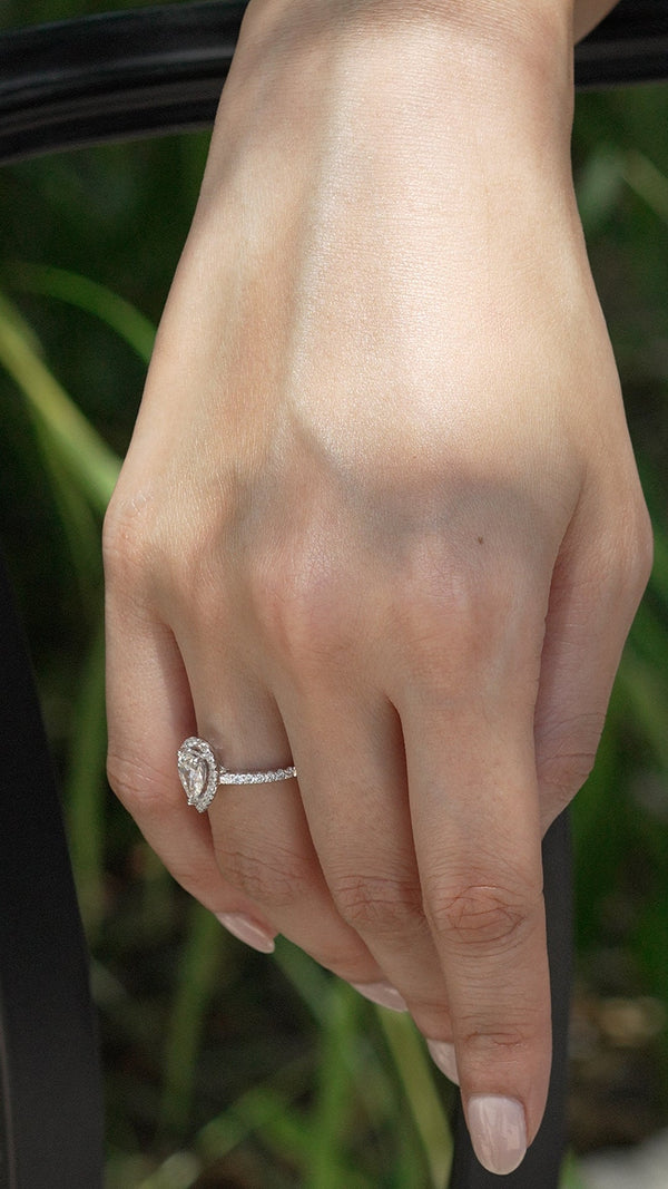 Kristen Ring 18K White Gold with 0.94 carat Pear diamond Excellent cut H color VS1 clarity