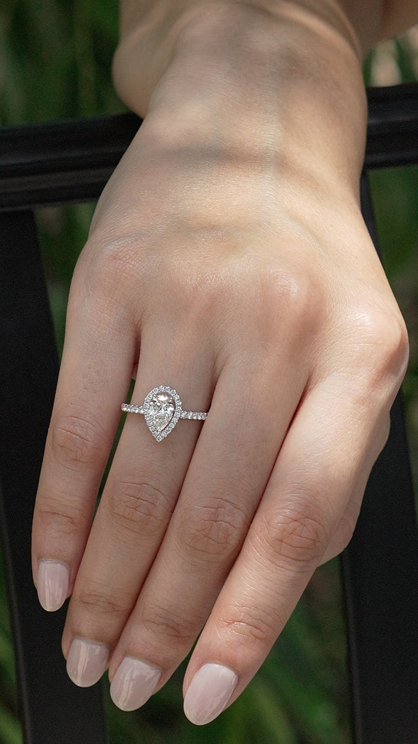 Kristen Ring 18K White Gold with 0.94 carat Pear diamond Excellent cut H color VS1 clarity