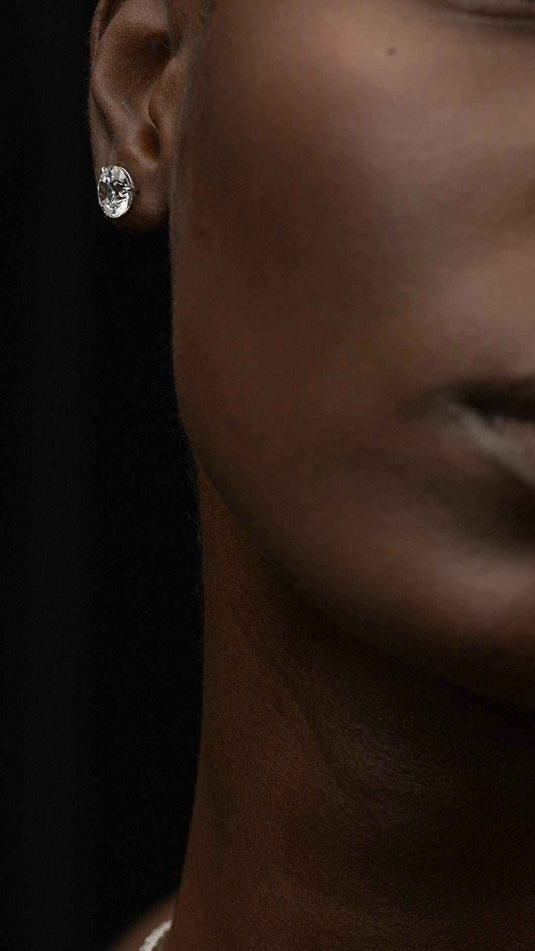 Fawn Stud Earrings 9K White Gold