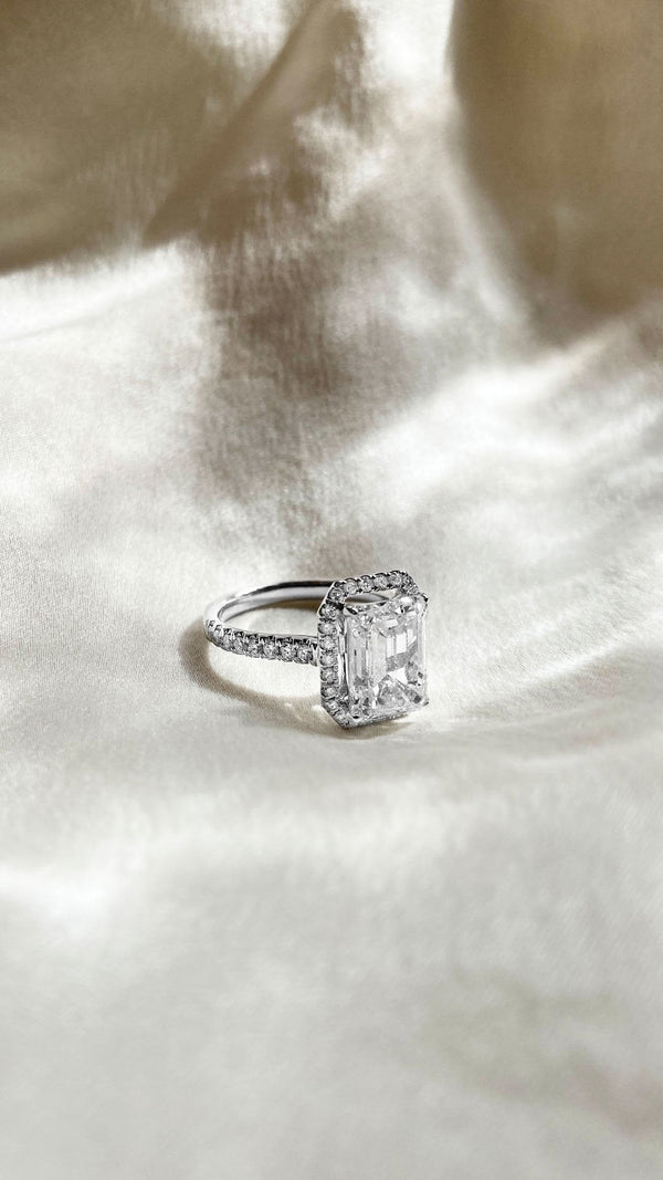Mallory Ring 18K White Gold with 1.00 carat Radiant diamond Excellent cut E color VVS2 clarity