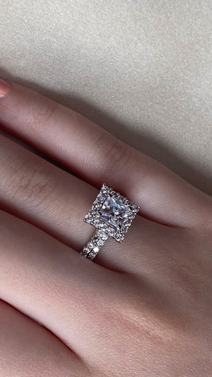 Olympia Ring 18K White Gold