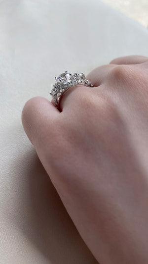 Rosalia Ring 18K White Gold
